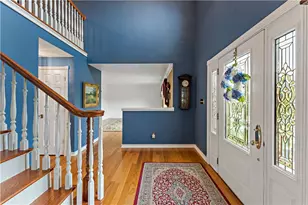 104 Oakwood Dr, Jefferson Hills, PA 15025 - Photo 2