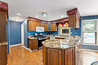 104 Oakwood Dr, Jefferson Hills, PA 15025 - Photo 10