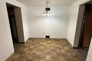 935 Russellwood Ave, Stowe Township, PA 15136 - Photo 20
