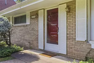 906 Glenover Pl, Pittsburgh, PA 15215 - Photo 2
