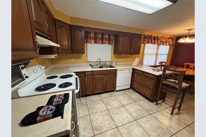 2410 Willow Dr, Murrysville, PA 15632 - Photo 4