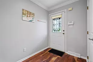 1606 Stone Mansion Dr, Pittsburgh, PA 15143 - Photo 4