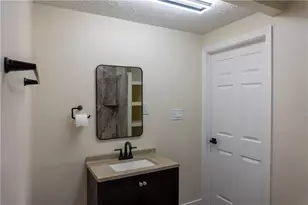 2107 Plainview Ave, Pittsburgh, PA 15226 - Photo 16