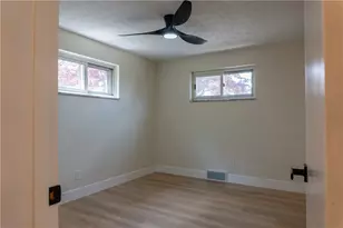 2107 Plainview Ave, Pittsburgh, PA 15226 - Photo 10