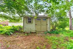 1045 Highland Ave, Harmony Township, PA 15003 - Photo 22