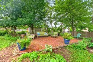 1045 Highland Ave, Harmony Township, PA 15003 - Photo 24