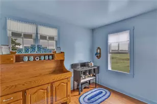 334 Dutch Ln, Wilmington Township, PA 16142 - Photo 10