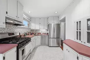 2604 Milford Dr, Bethel Park, PA 15102 - Photo 8