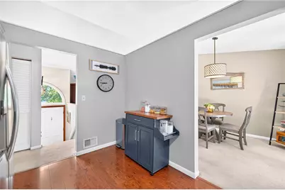 111 Meadow Ct, Ross Twp, PA 15229 - Photo 8