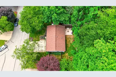 111 Meadow Ct, Ross Twp, PA 15229 - Photo 2