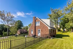 1784 Woodside Dr, Economy, PA 15003 - Photo 24