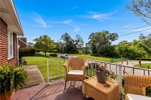 1784 Woodside Dr, Economy, PA 15003 - Photo 2