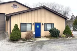 1227 Sunset Dr, Center Township, PA 16001 - Photo 2