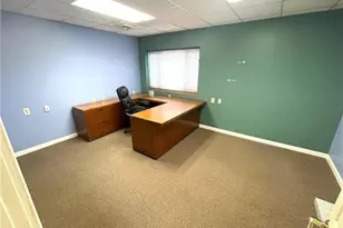 1227 Sunset Dr, Center Township, PA 16001 - Photo 6