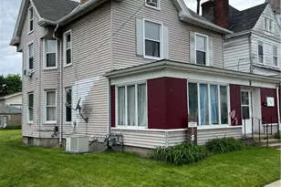 376 Vermont Ave, Rochester, PA 15074 - Photo 2