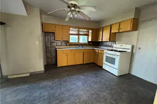 842 Cedar Ave, Sharon, PA 16146 - Photo 2