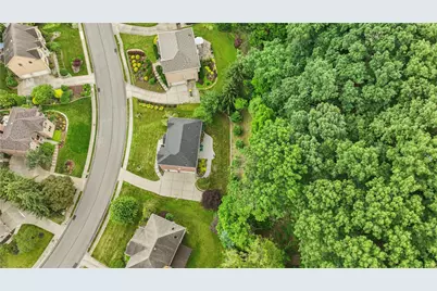 109 Radcliff Dr, Ross Twp, PA 15237 - Photo 2