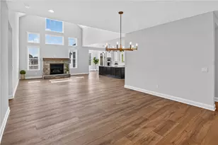 617 Presidents Dr, Cecil, PA 15317 - Photo 4