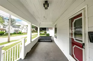 225 E Pine St, Grove City Boro, PA 16127 - Photo 10