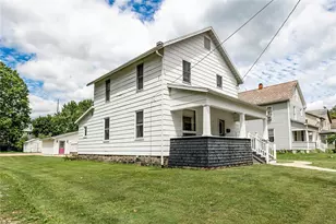 225 E Pine St, Grove City Boro, PA 16127 - Photo 1