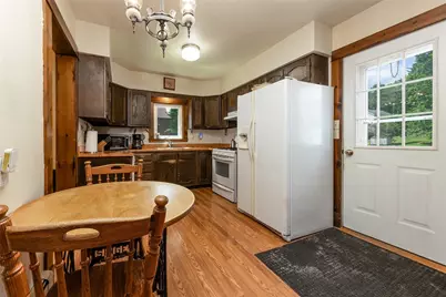 225 E Pine St, Grove City Boro, PA 16127 - Photo 24