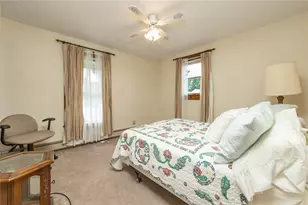 225 E Pine St, Grove City Boro, PA 16127 - Photo 28