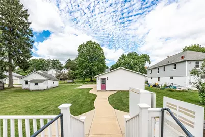225 E Pine St, Grove City Boro, PA 16127 - Photo 8