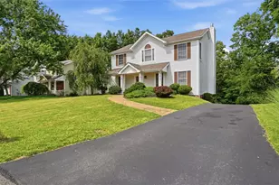 324 Haldeman Dr, Cranberry Township, PA 16066 - Photo 2