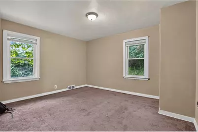 2137 Village Dr, Pittsburgh, PA 15221 - Photo 20