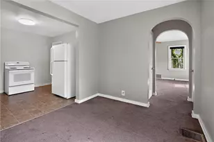 2137 Village Dr, Pittsburgh, PA 15221 - Photo 12