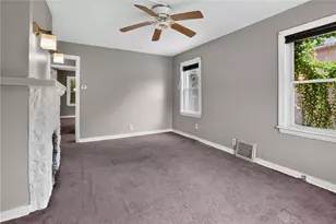 2137 Village Dr, Pittsburgh, PA 15221 - Photo 10