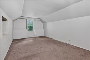 2137 Village Dr, Pittsburgh, PA 15221 - Photo 32