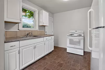 2137 Village Dr, Pittsburgh, PA 15221 - Photo 16