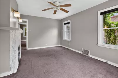 2137 Village Dr, Pittsburgh, PA 15221 - Photo 10