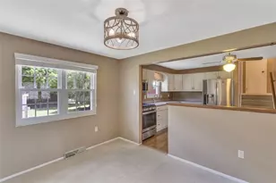 668 Edward Dr, Carnegie, PA 15106 - Photo 10
