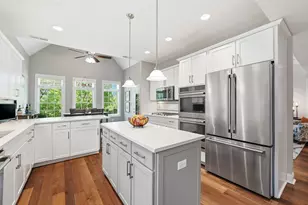 134 Green Commons Dr, Scott Township, PA 15243 - Photo 18