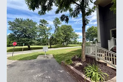 2909 Big Meadow Ct, South Fayette, PA 15017 - Photo 4