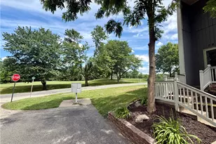 2909 Big Meadow Ct, South Fayette, PA 15017 - Photo 4
