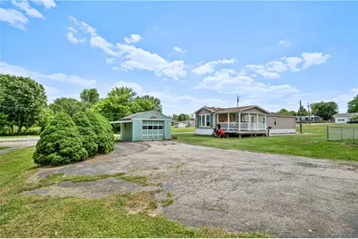 211 E South St, Carmichaels-Cumberland, PA 15320 - Photo 22