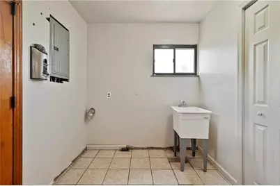 211 E South St, Carmichaels-Cumberland, PA 15320 - Photo 18