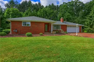 119 Beacon Rd, Penn Township, PA 16053 - Photo 2