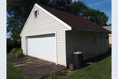 309 Beechwood Ave, Farrell, PA 16121 - Photo 18