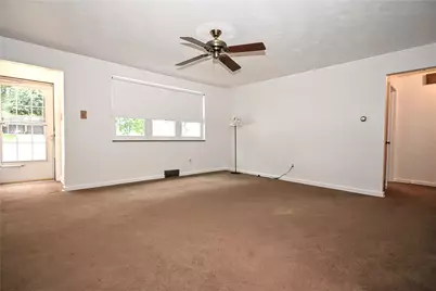 2105 Ridge Rd, Elizabeth Twp/Boro, PA 15135 - Photo 6