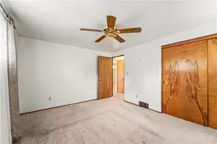 104 Longmount Dr, Ross Twp, PA 15214 - Photo 14