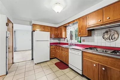 104 Longmount Dr, Ross Twp, PA 15214 - Photo 8