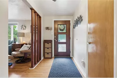 402 Glenrock Dr, Bethel Park, PA 15102 - Photo 4