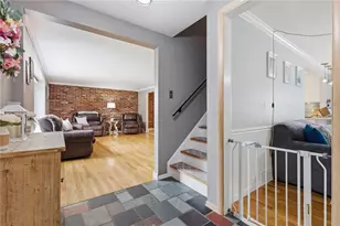 800 Hillaire Dr, Pittsburgh, PA 15243 - Photo 2