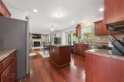 302 Summit Cir, Houston, PA 15342 - Photo 10