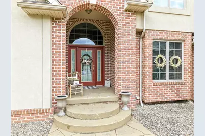 982 Lexington Dr, Hermitage, PA 16148 - Photo 4