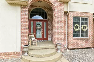 982 Lexington Dr, Hermitage, PA 16148 - Photo 4